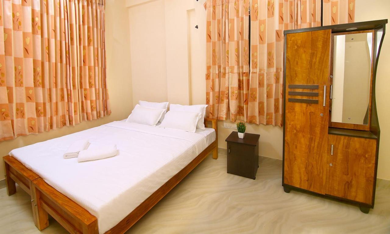 Loyal Residency Bed and Breakfast Sultan Bathery Buitenkant foto